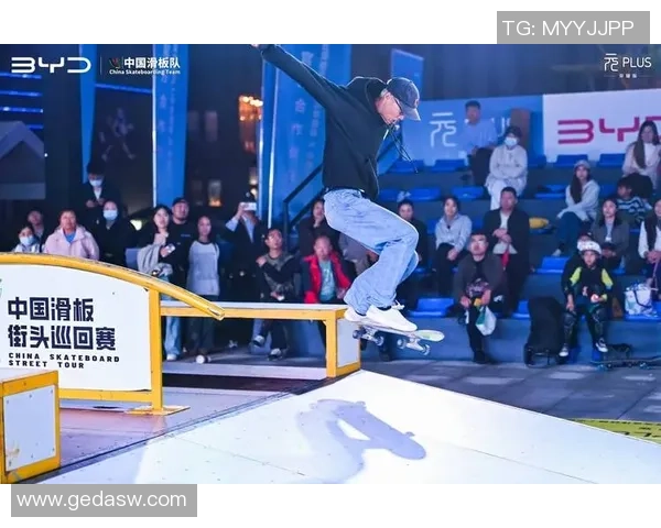 成都滑板队的阵地战揭秘：滑板文化与城市街头的深度融合探索