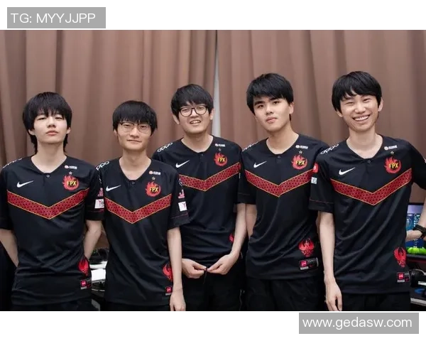 深入探讨FPX战队在数据分析中的团队协作表现与成功因素